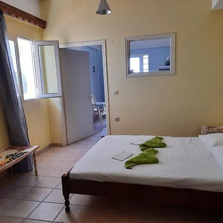 Cosy With Large Balcony * Gaitani